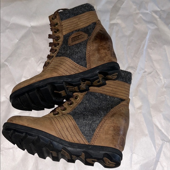 LIKE NEW Sorel Lexie Wedge Boots Size 7 - Picture 3 of 8
